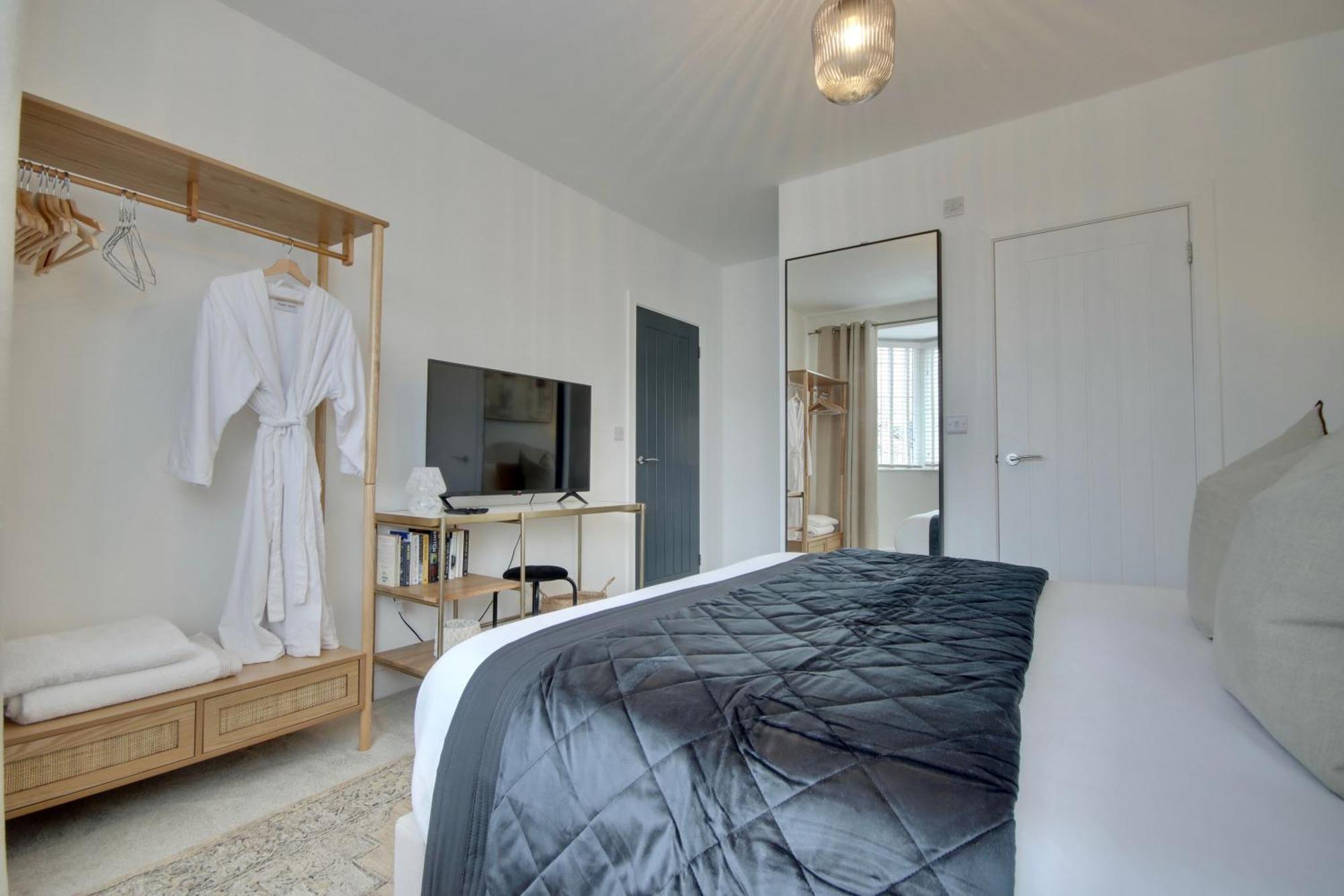 Clover Lodge Portsmouth Luxury Home With Off Road Free Parking Exterior photo
